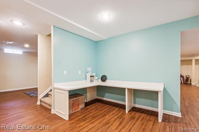 Mistwood Ct, Canton, MI 48187