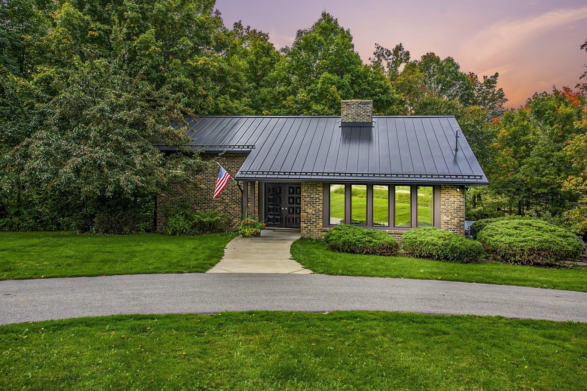 Leonard St, Marne, MI 49435