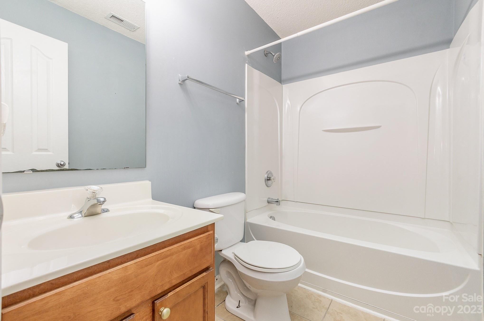 River View Dr, Lowell, NC 28098