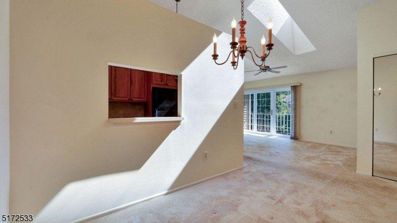 Holly Ct, Mahwah, NJ 07430