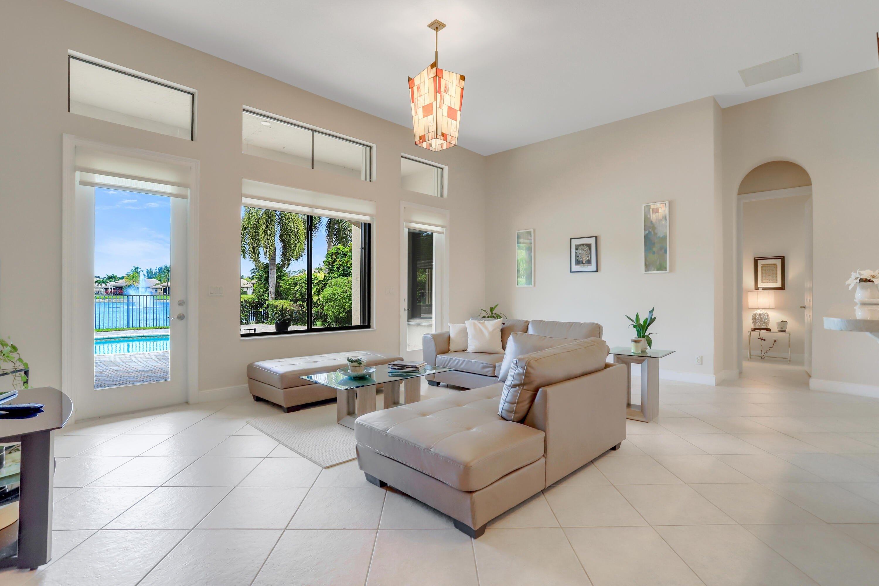 Collonade Dr, Wellington, FL 33449