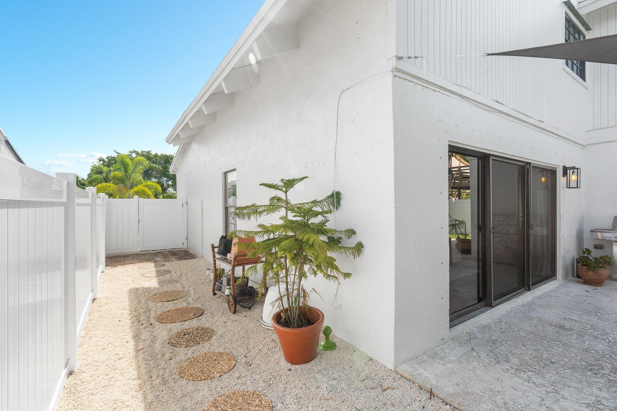 Sw 8th Ave, Delray Beach, FL 33444