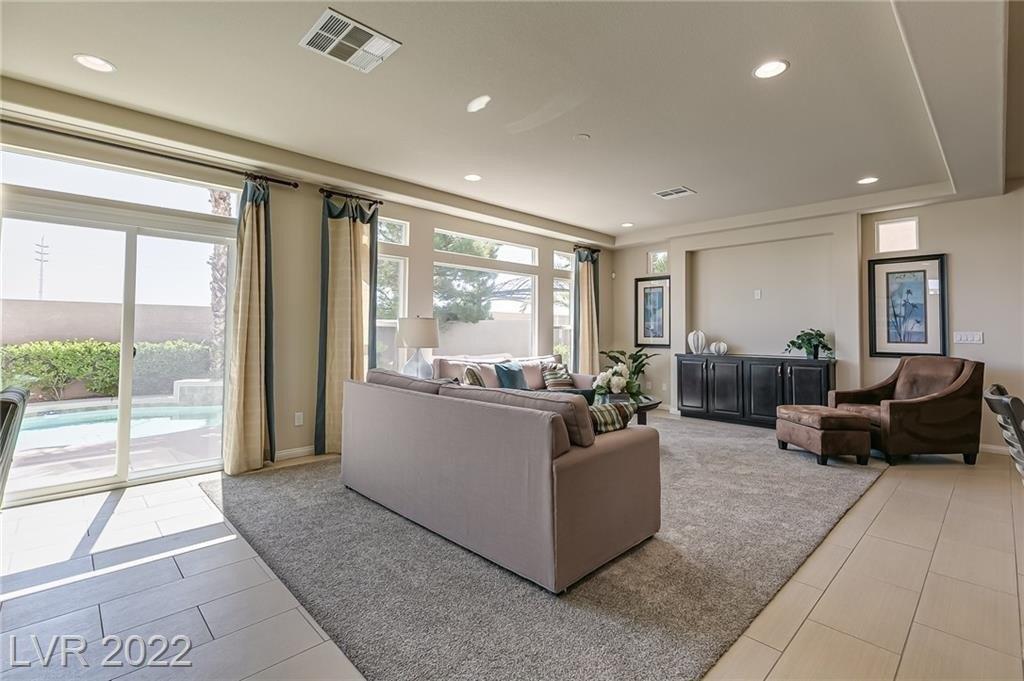Hawk Crest St, Las Vegas, NV 89141