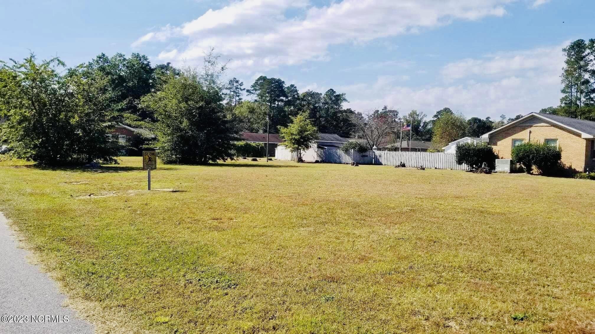 E Gertrude St, Fairmont, NC 28340