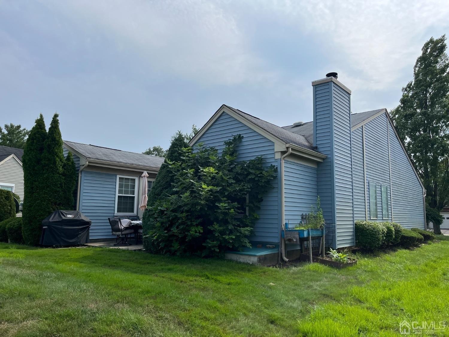 Yorkshire Dr, Monroe Township, NJ 08831