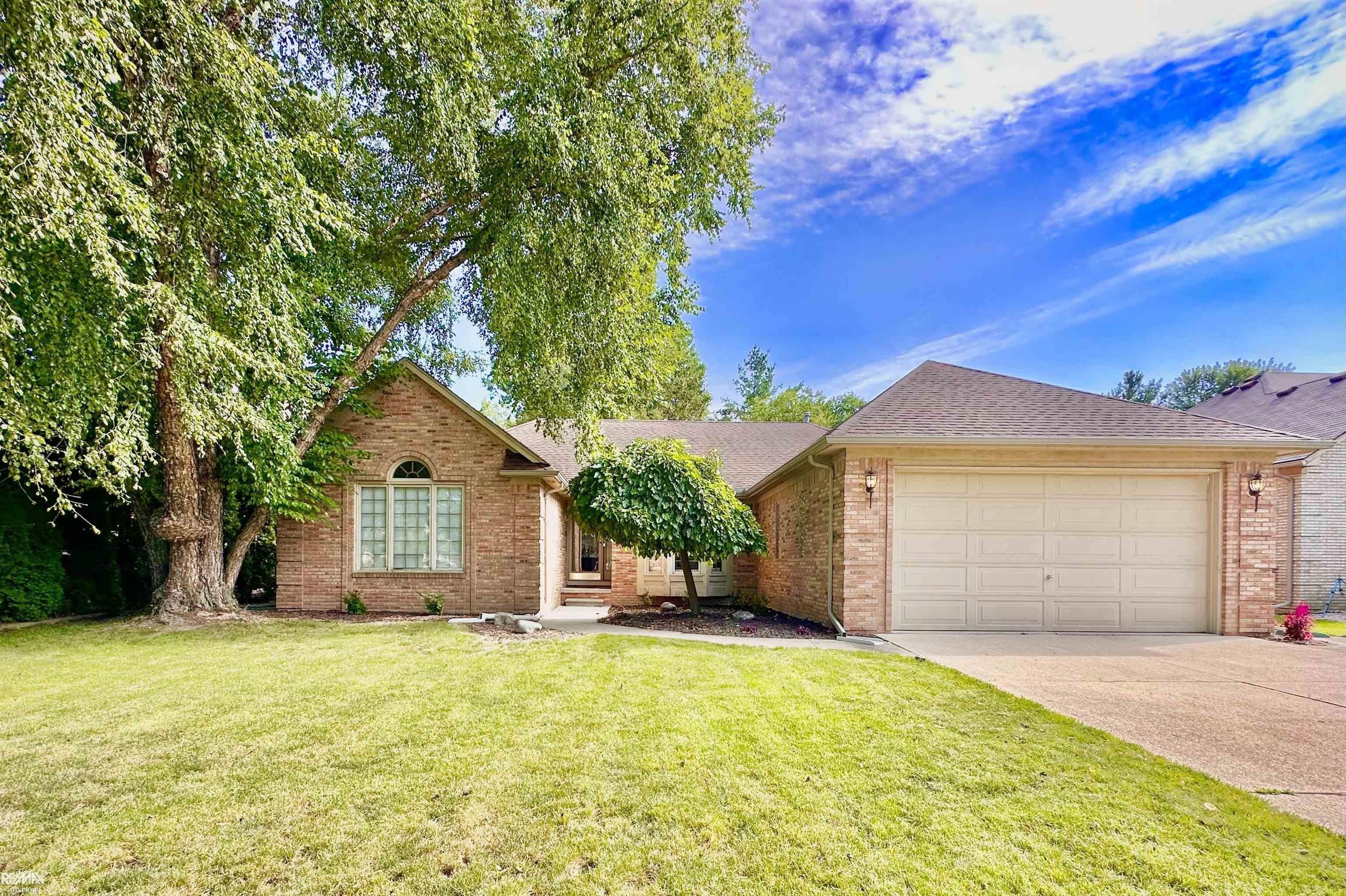 Hillcrest Ln, Shelby Township, MI 48315
