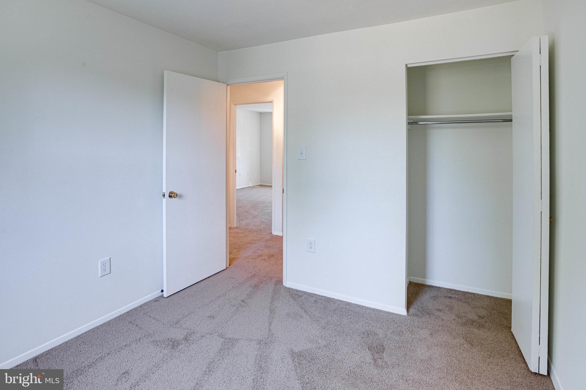 Tumbling Brook Ln, Woodbridge, VA 22192