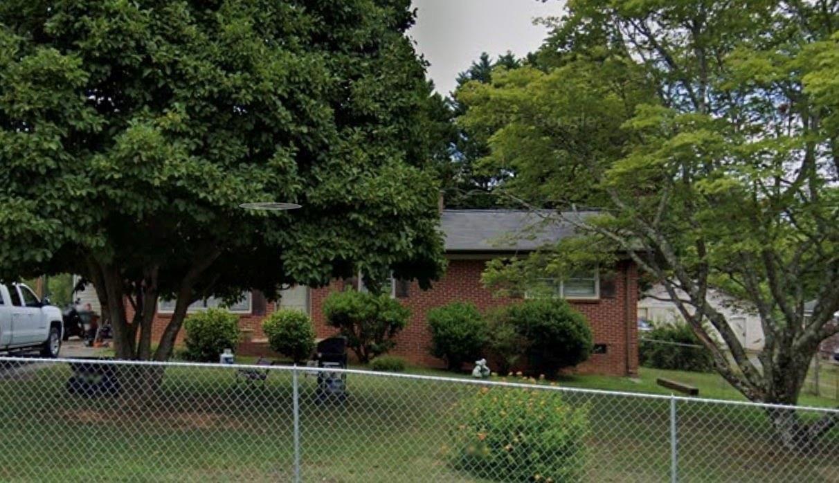 Mountainbrook Dr, Gastonia, NC 28052