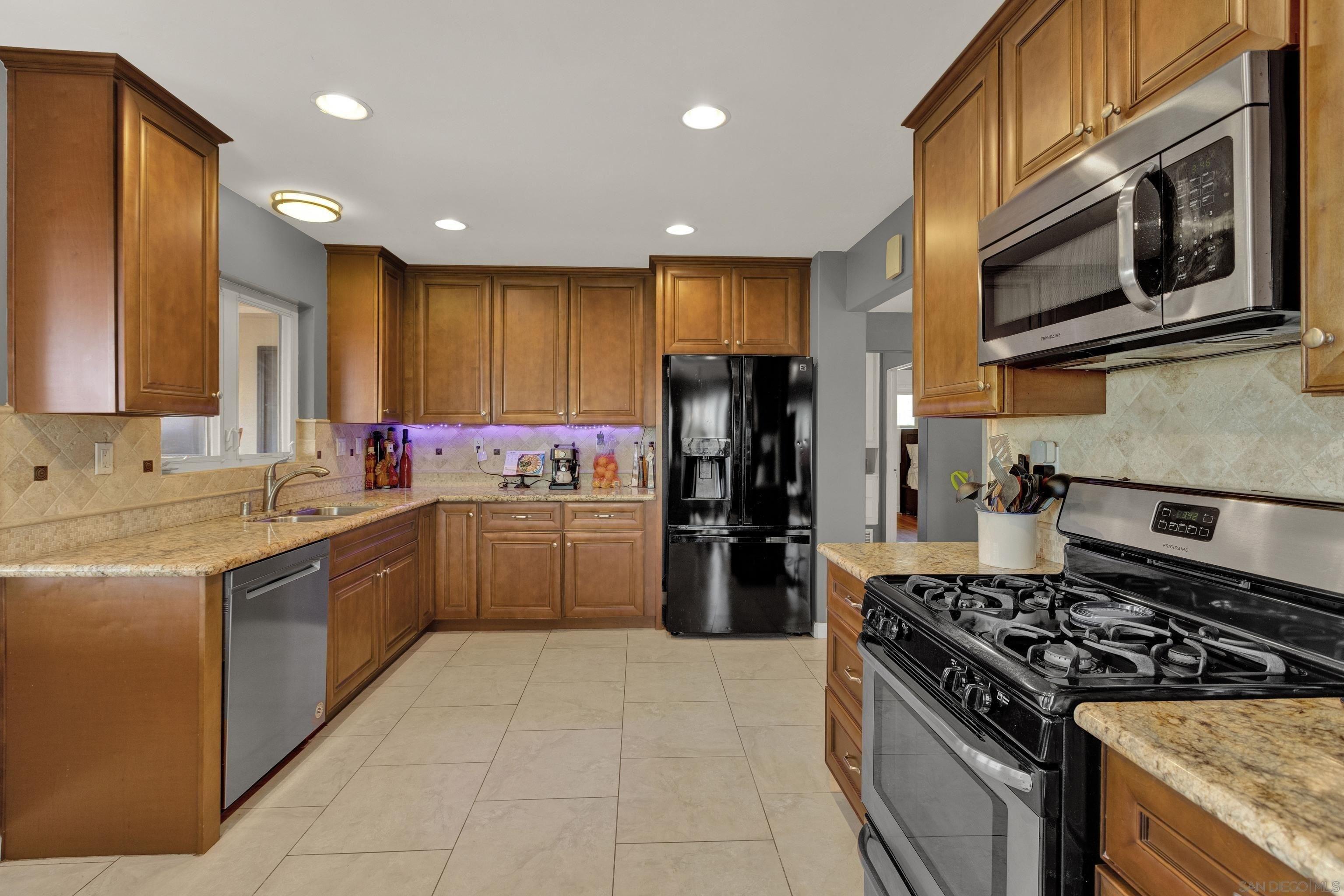 Alto Dr, La Mesa, CA 91941