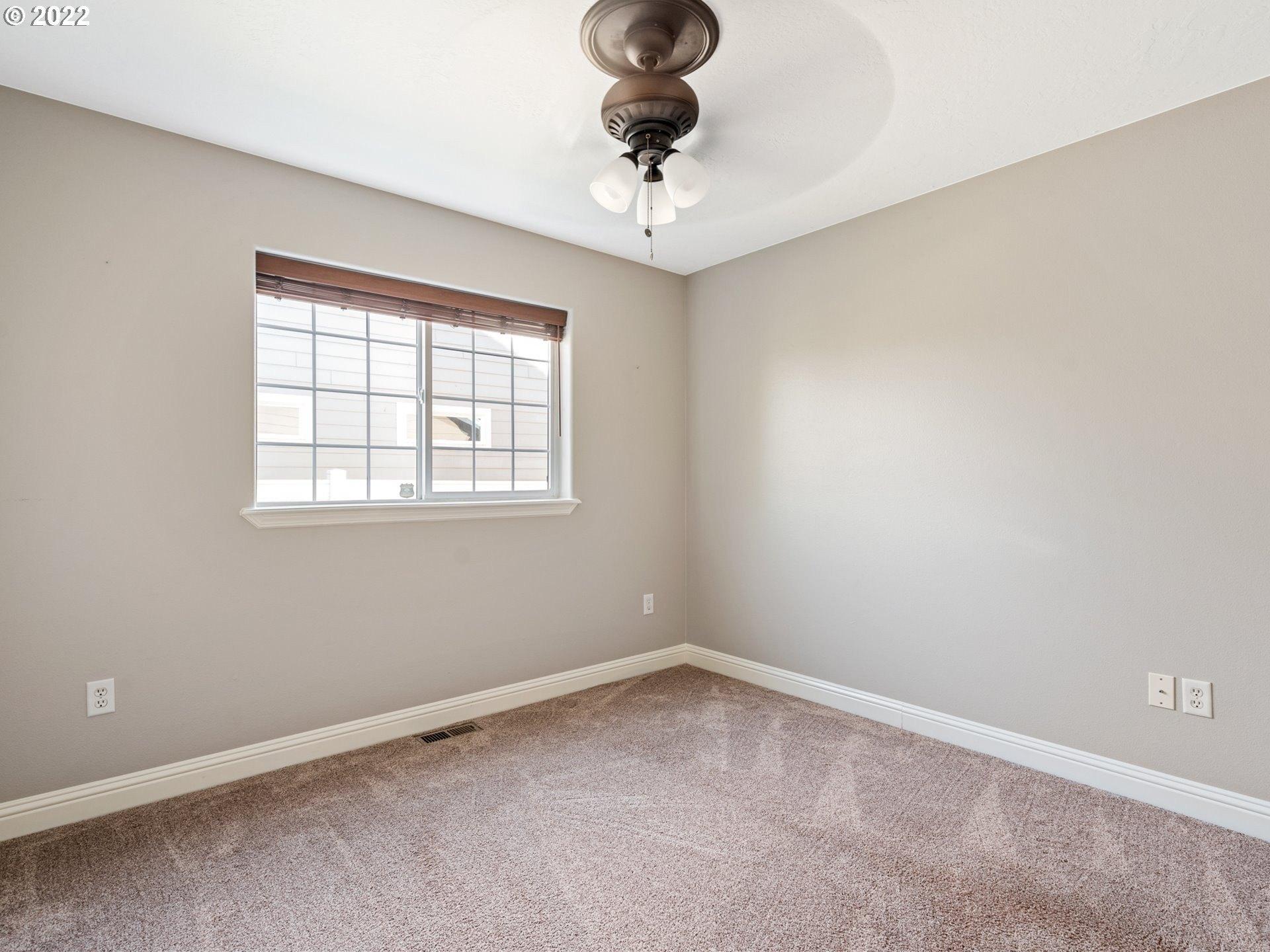 W Sandpiper Ave, Hermiston, OR 97838