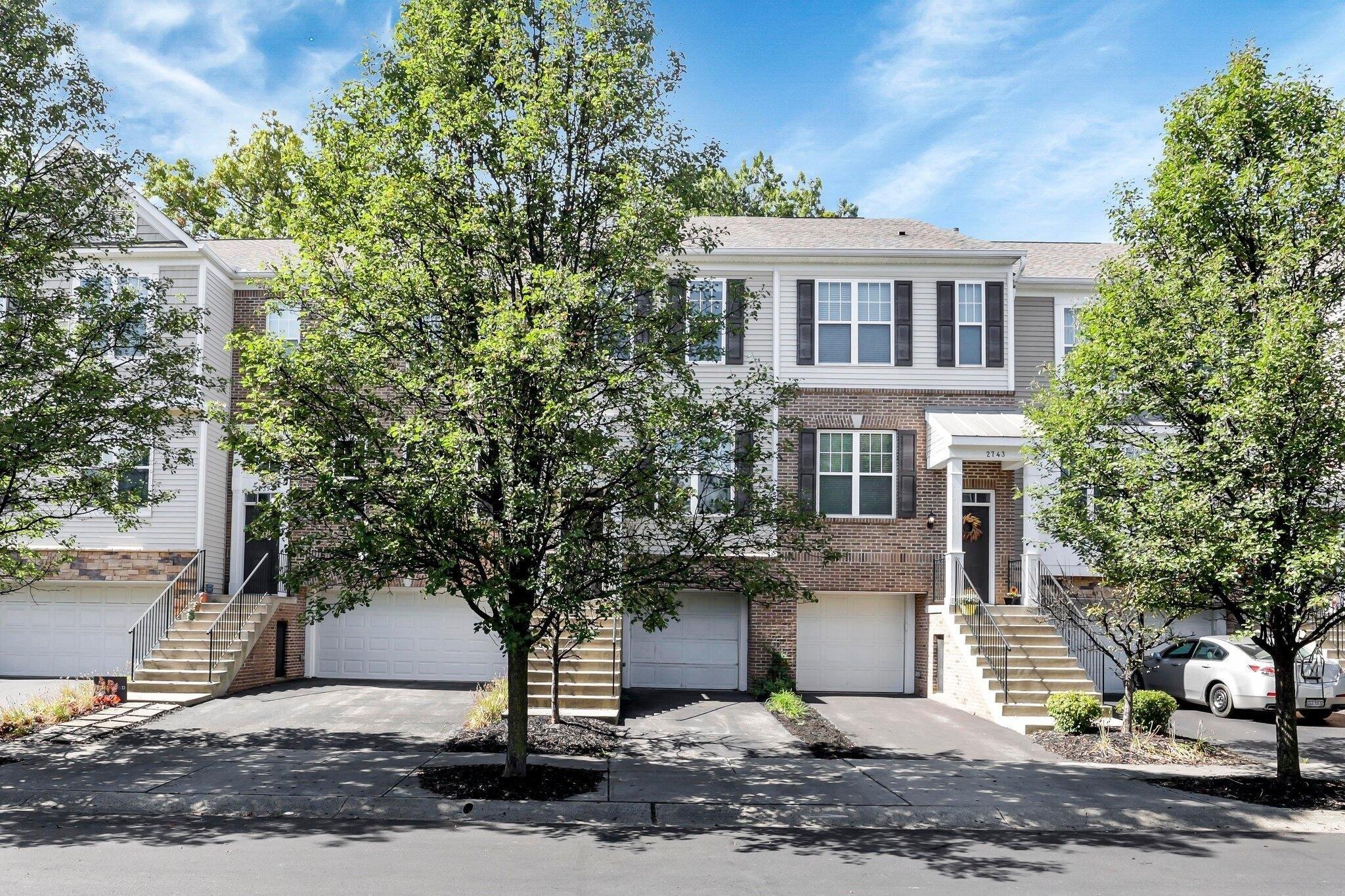 Acarie Dr, Columbus, OH 43219