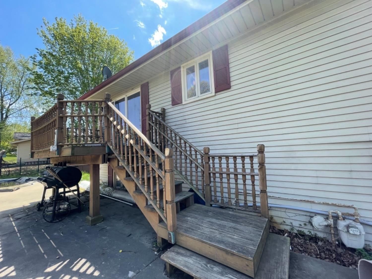 W Pleasant Hills Trl, La Porte, IN 46350