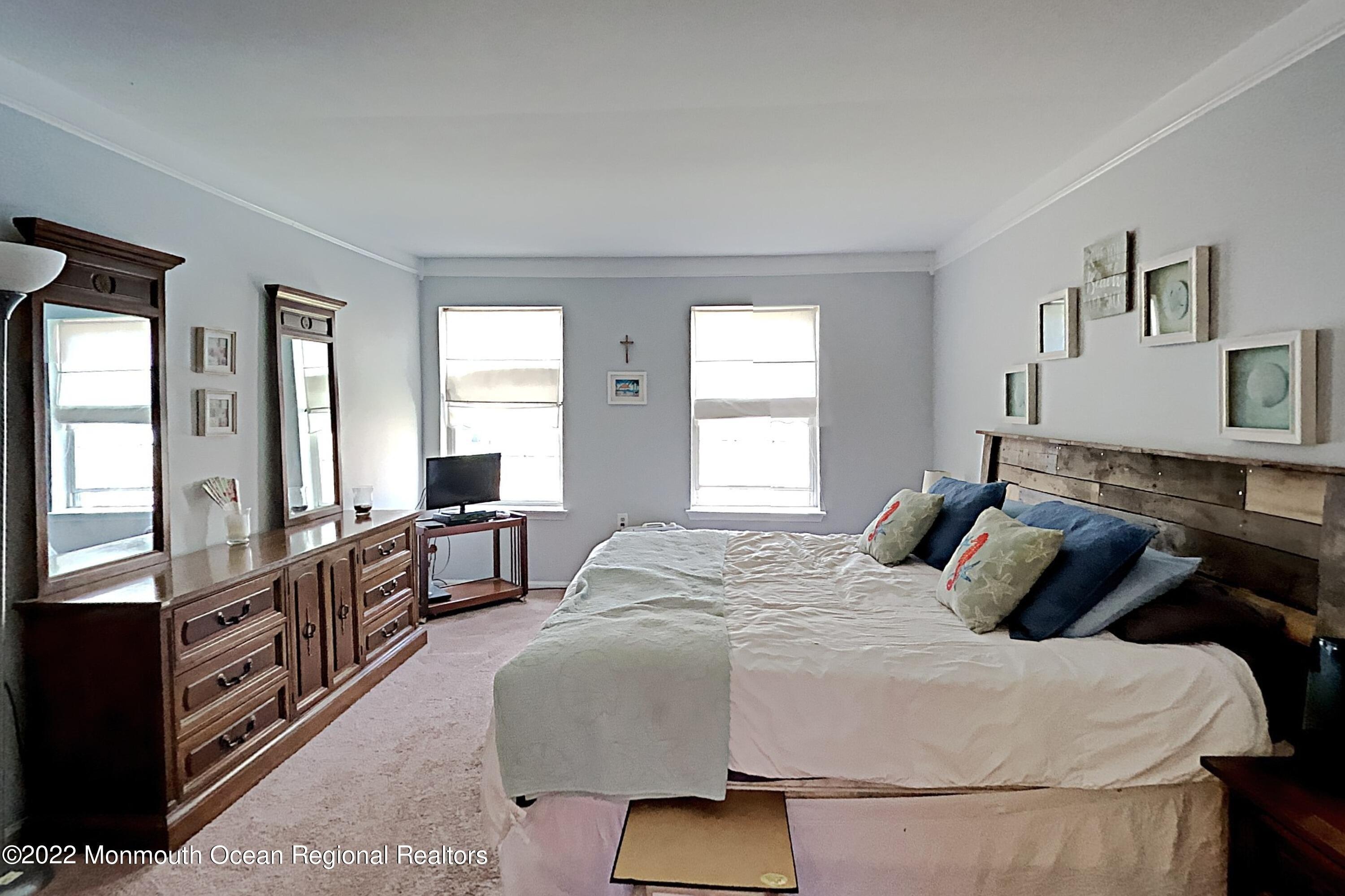 Beech Ct, Jackson, NJ 08527
