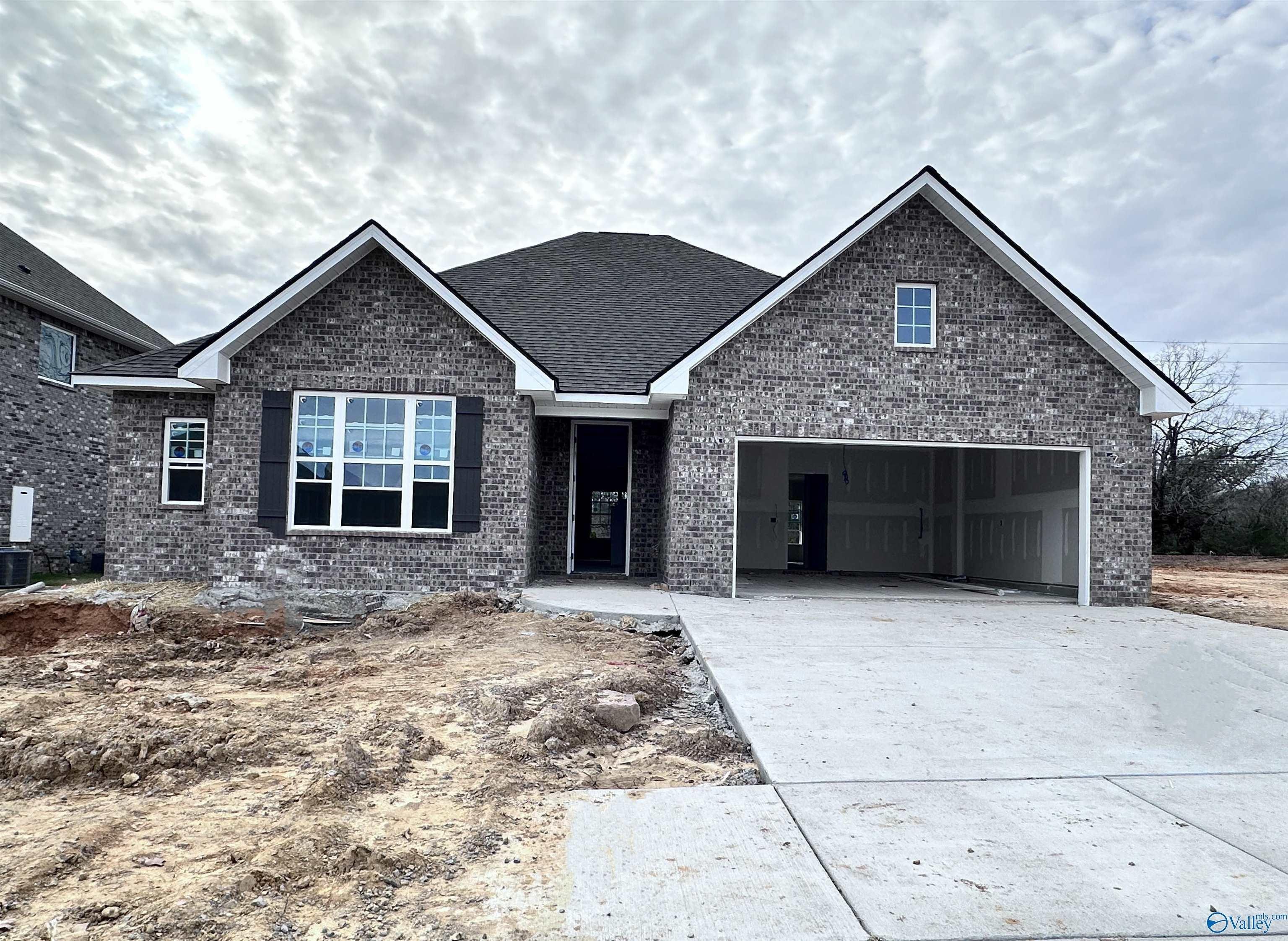 Brandon Dr Ne, Cullman, AL 35058