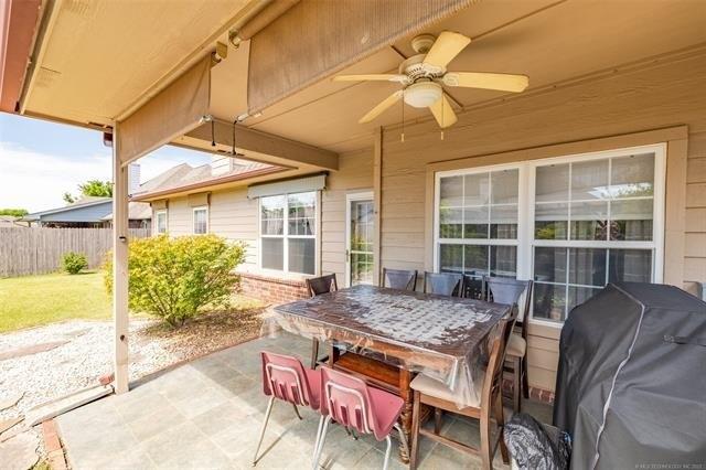 S Oak St, Glenpool, OK 74033