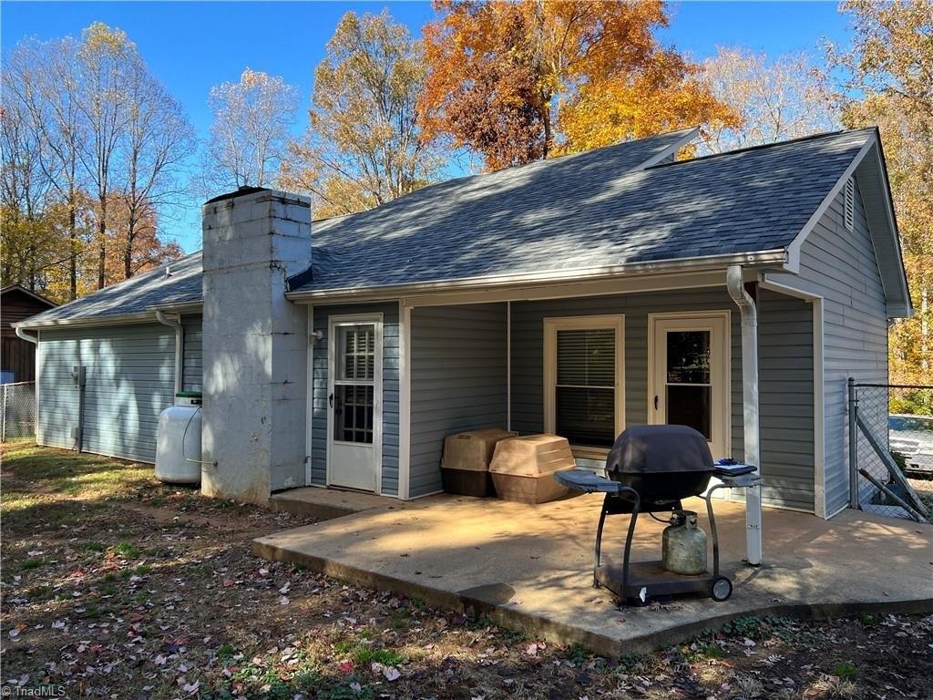 Longview Rd, Madison, NC 27025