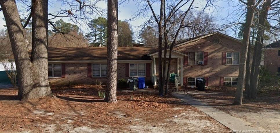 Southview Cir, Fayetteville, NC 28311