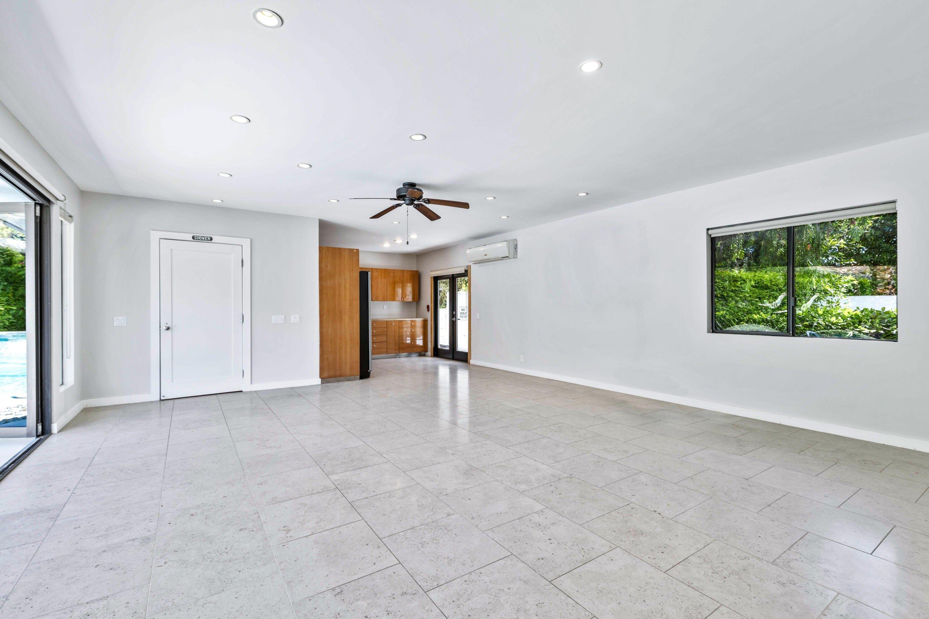 W Lilliana Dr, Palm Springs, CA 92264