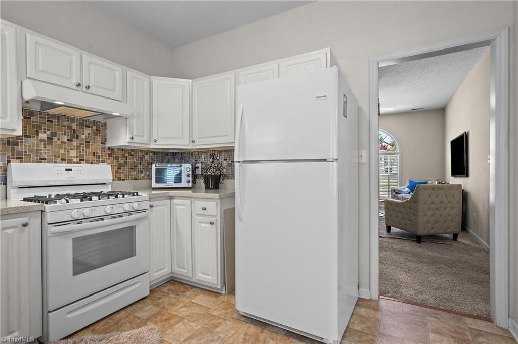 Fiddlers Run Dr, Kernersville, NC 27284