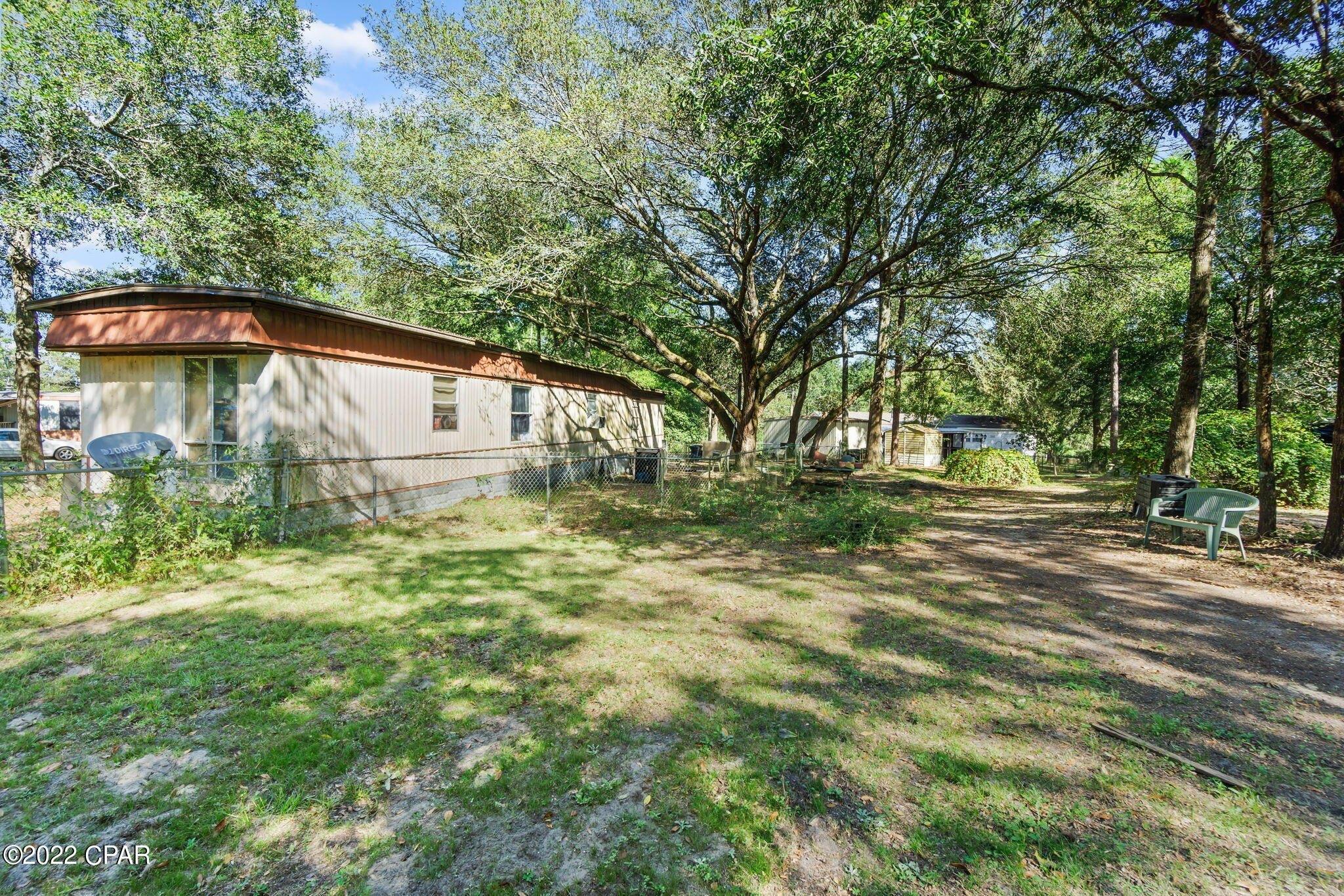 Cherokee Cir, Defuniak Springs, FL 32433