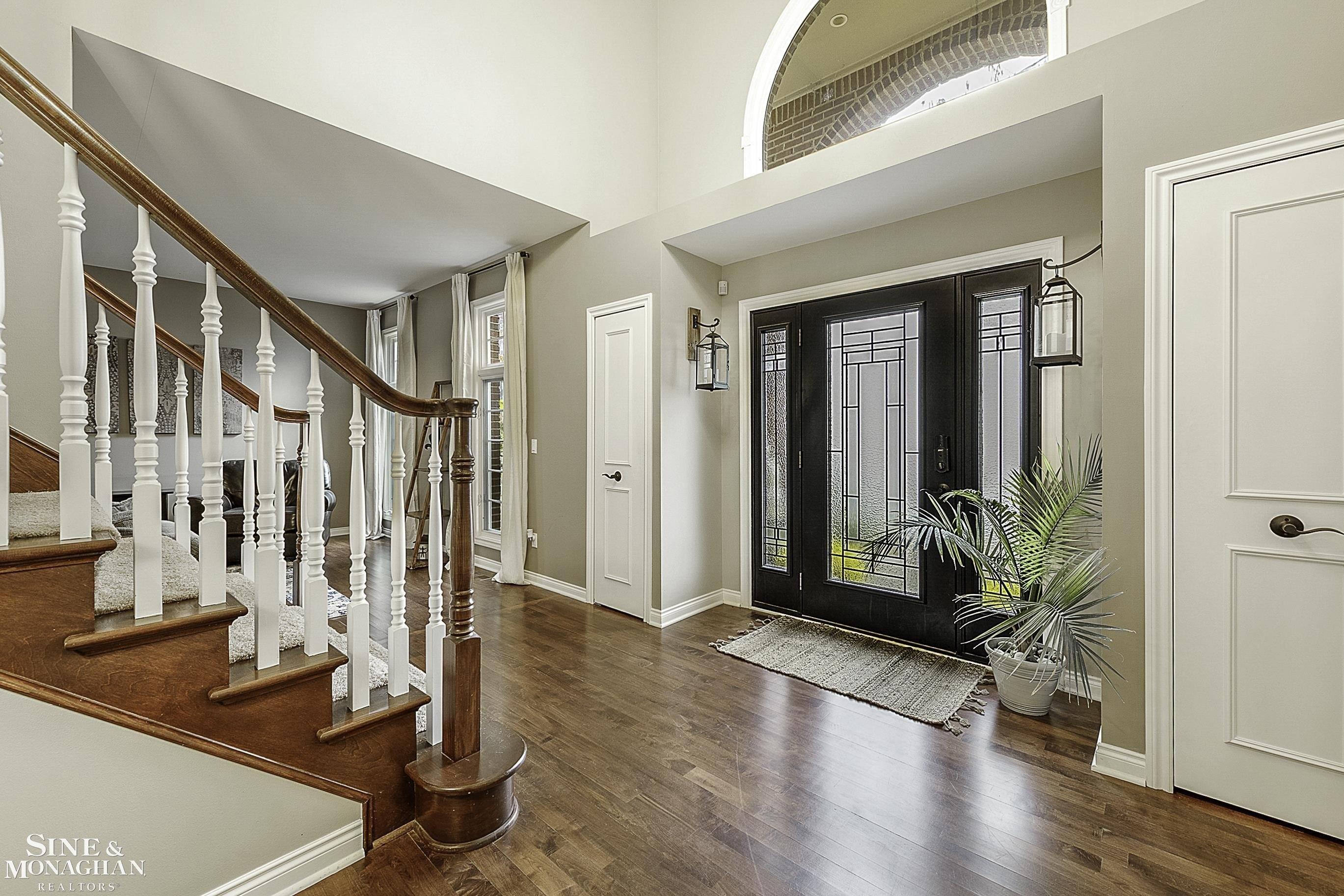 Hidden Valley Dr, Milford, MI 48380