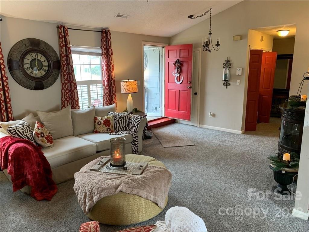 Milton Morris Dr, Charlotte, NC 28227