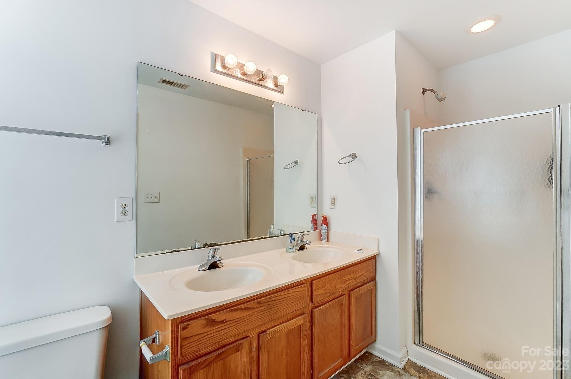 Kiev Dr, Charlotte, NC 28216