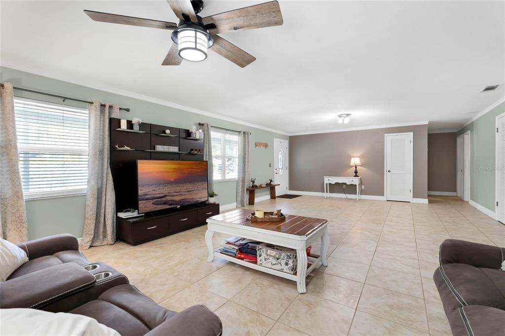 Belinda Dr, Deland, FL 32720