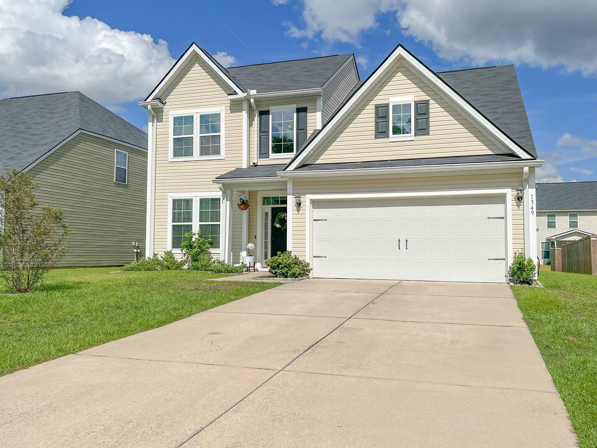 Hermitage Ln, Ladson, SC 29456