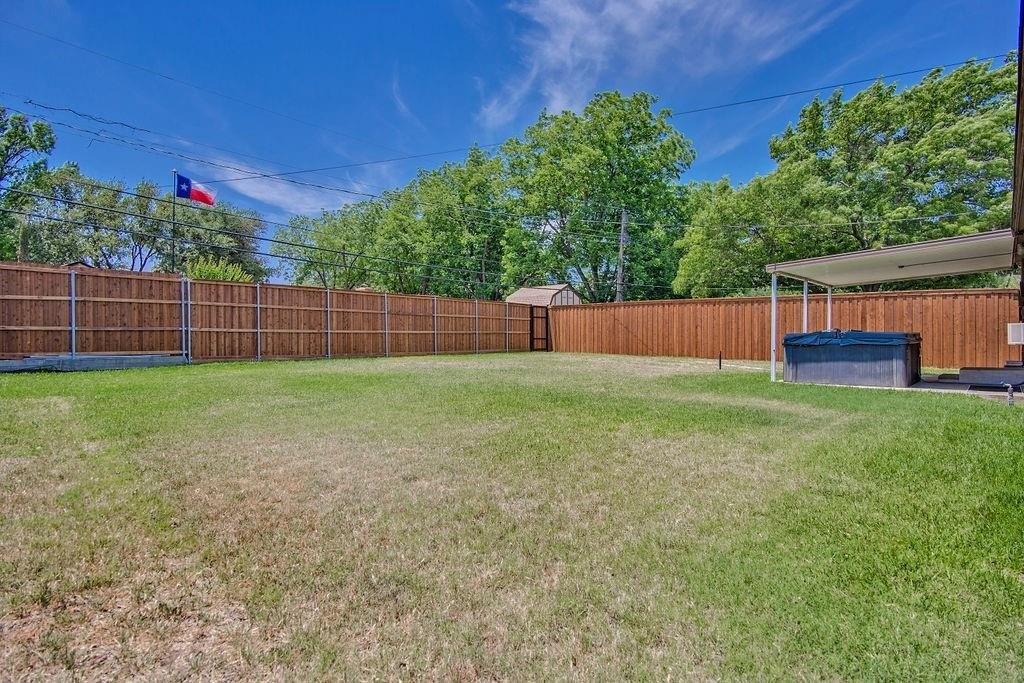 Se Newton Dr, Burleson, TX 76028