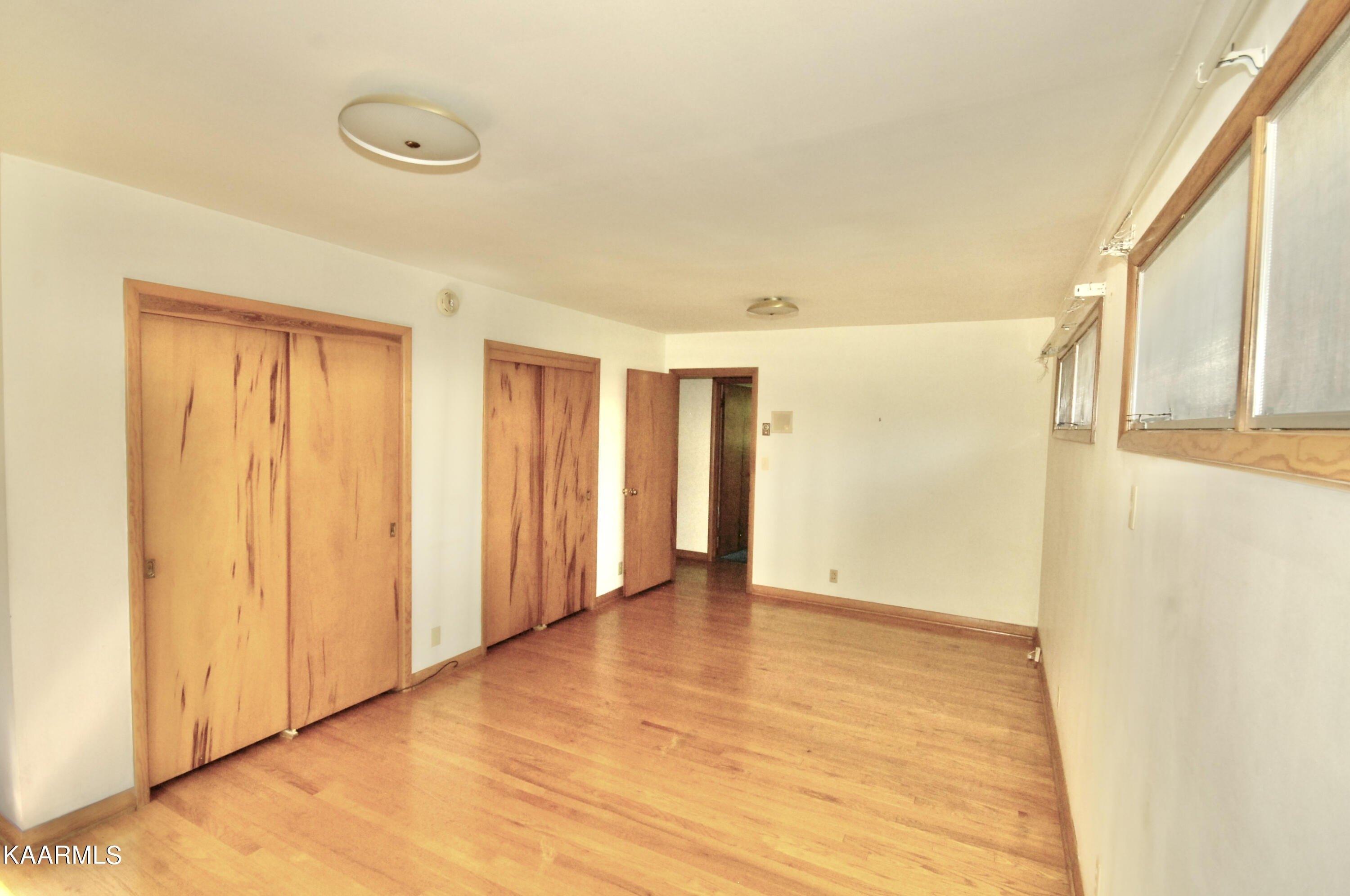 Walnoaks Rd, Knoxville, TN 37921