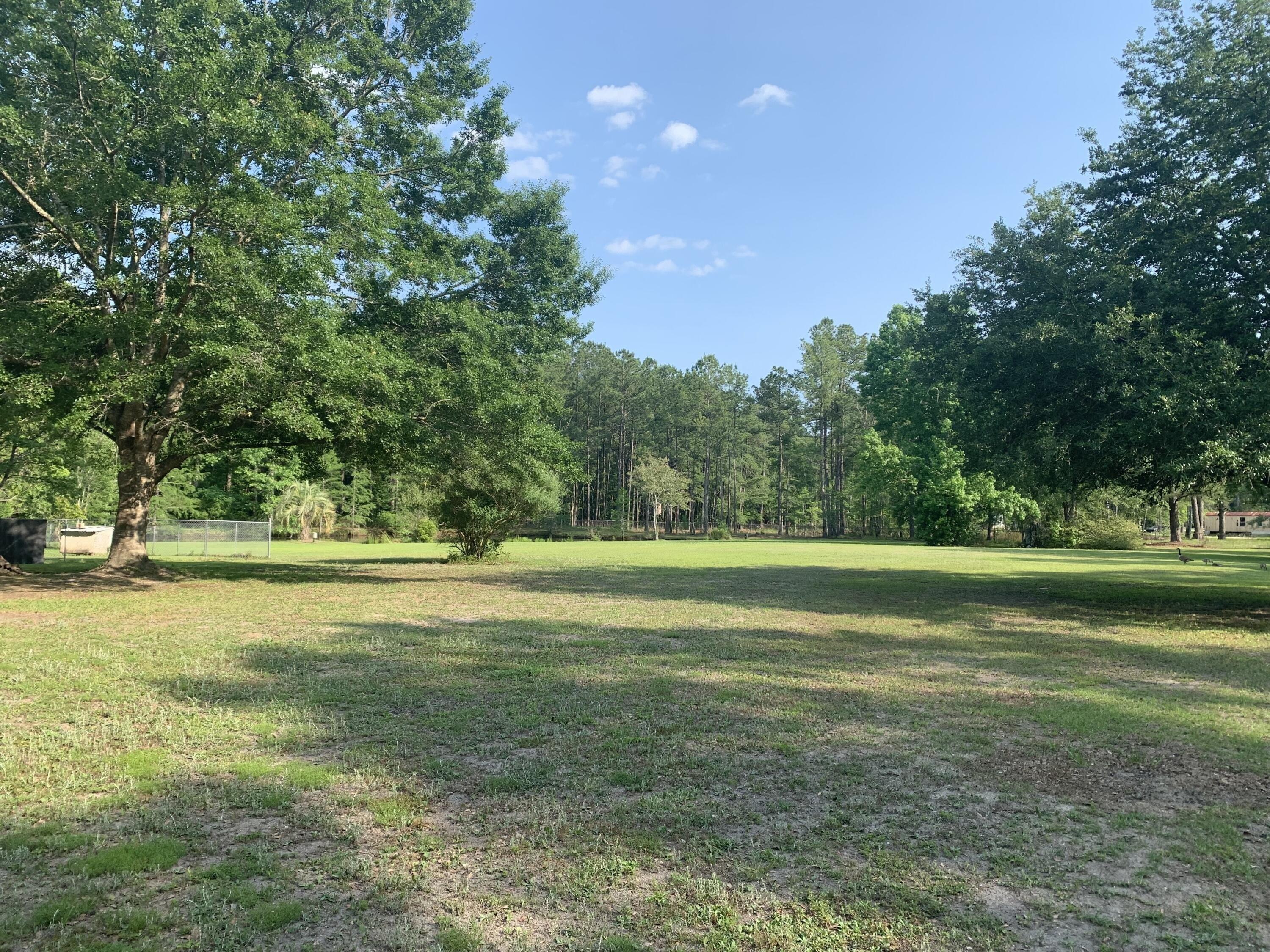 Coral Acres Dr, Moncks Corner, SC 29461