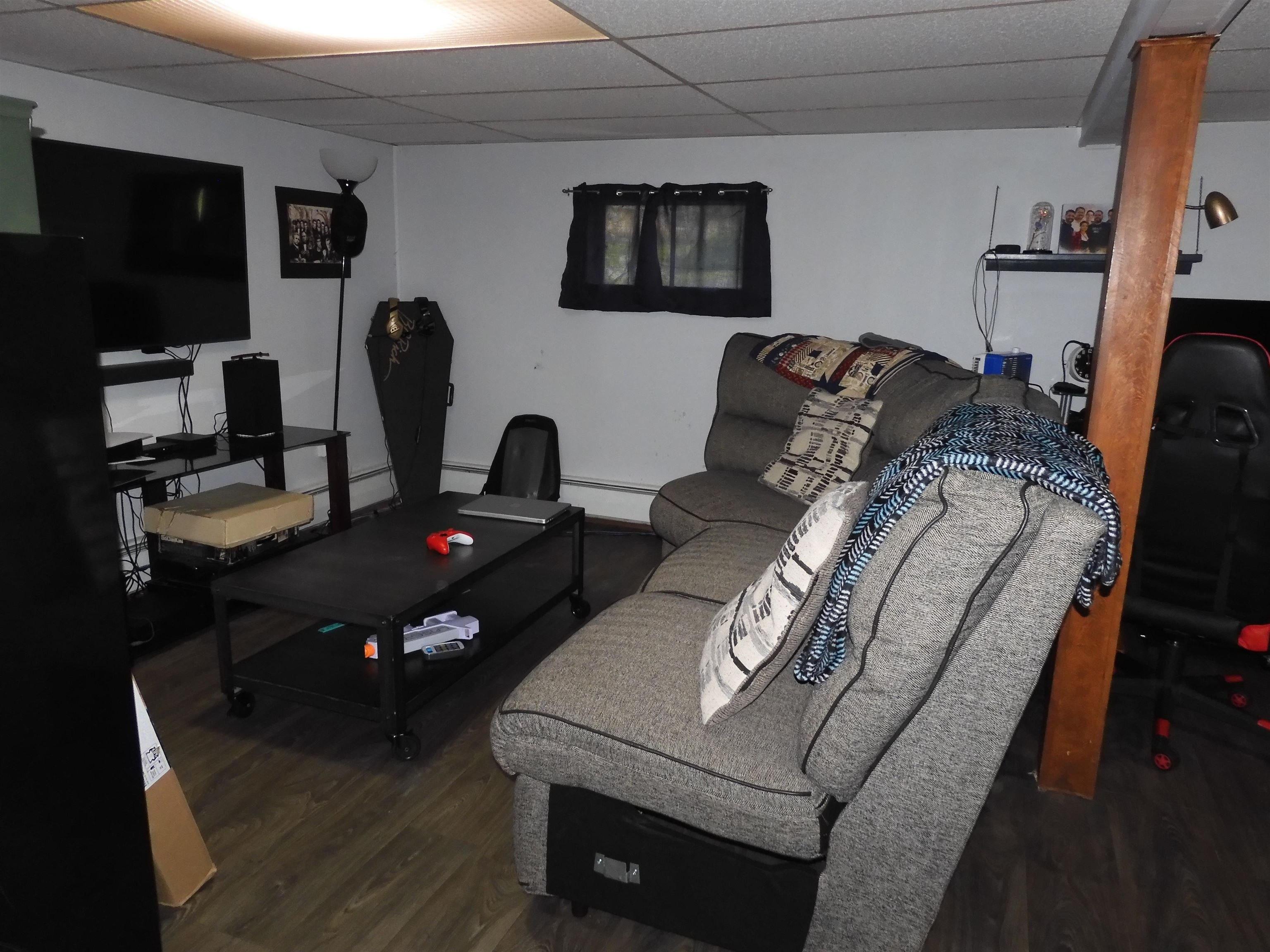Briar Ave, Salem, NH 03079