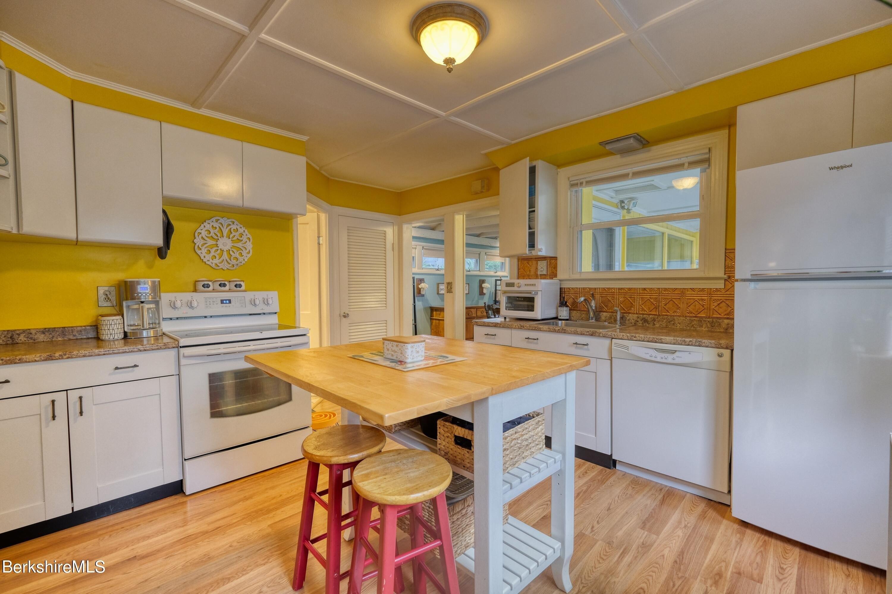 Onota St, Pittsfield, MA 01201
