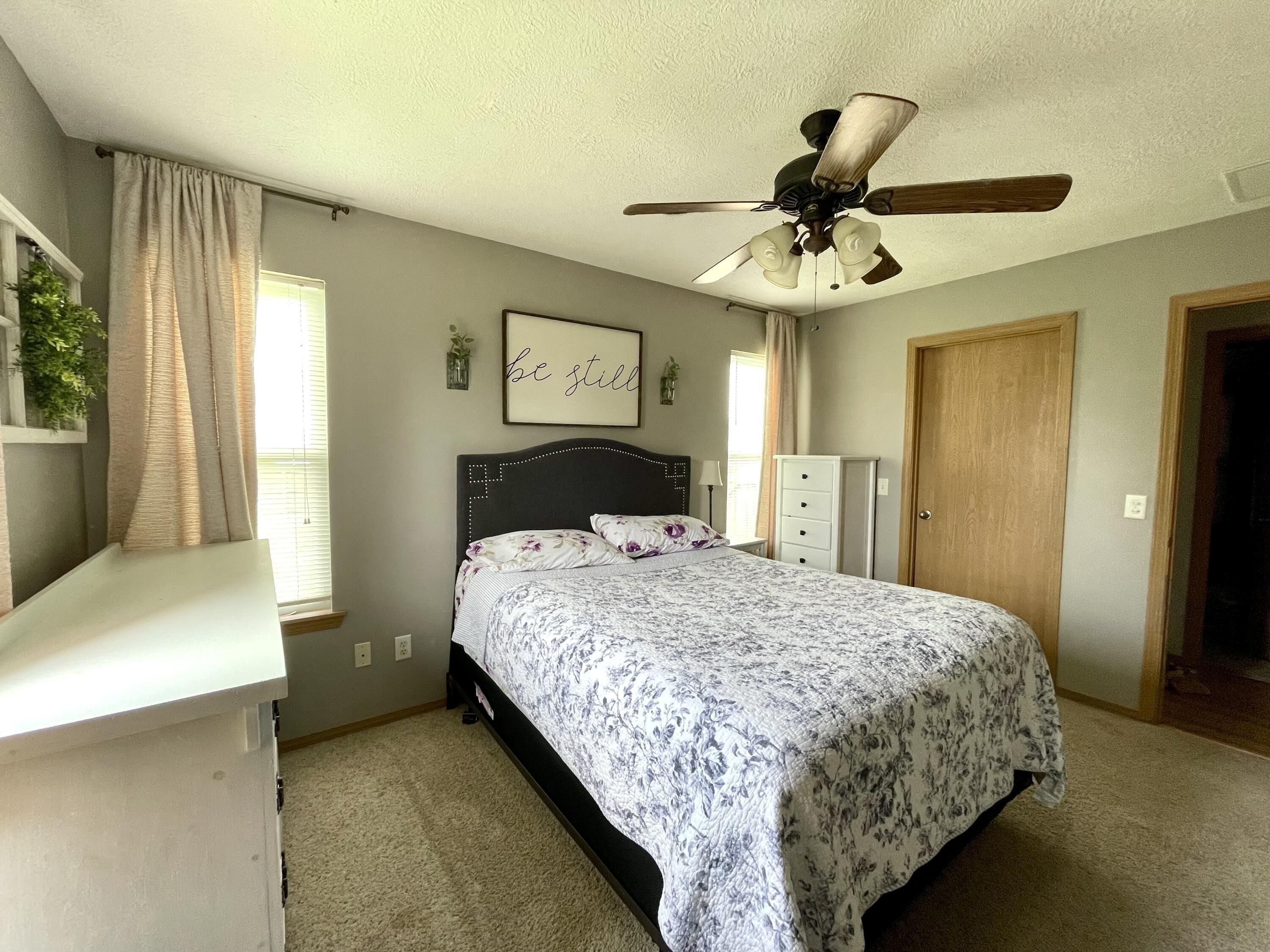 E Magnolia Ct, Strafford, MO 65757