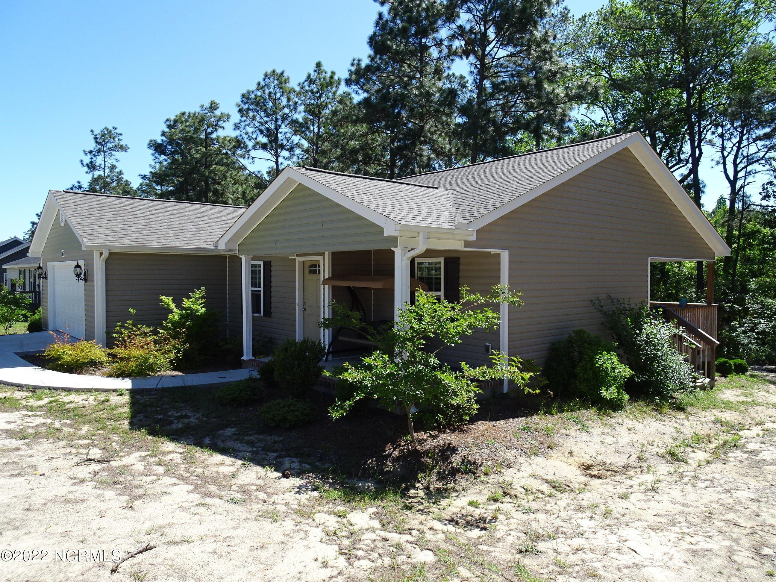 Pickett Cir, Vass, NC 28394