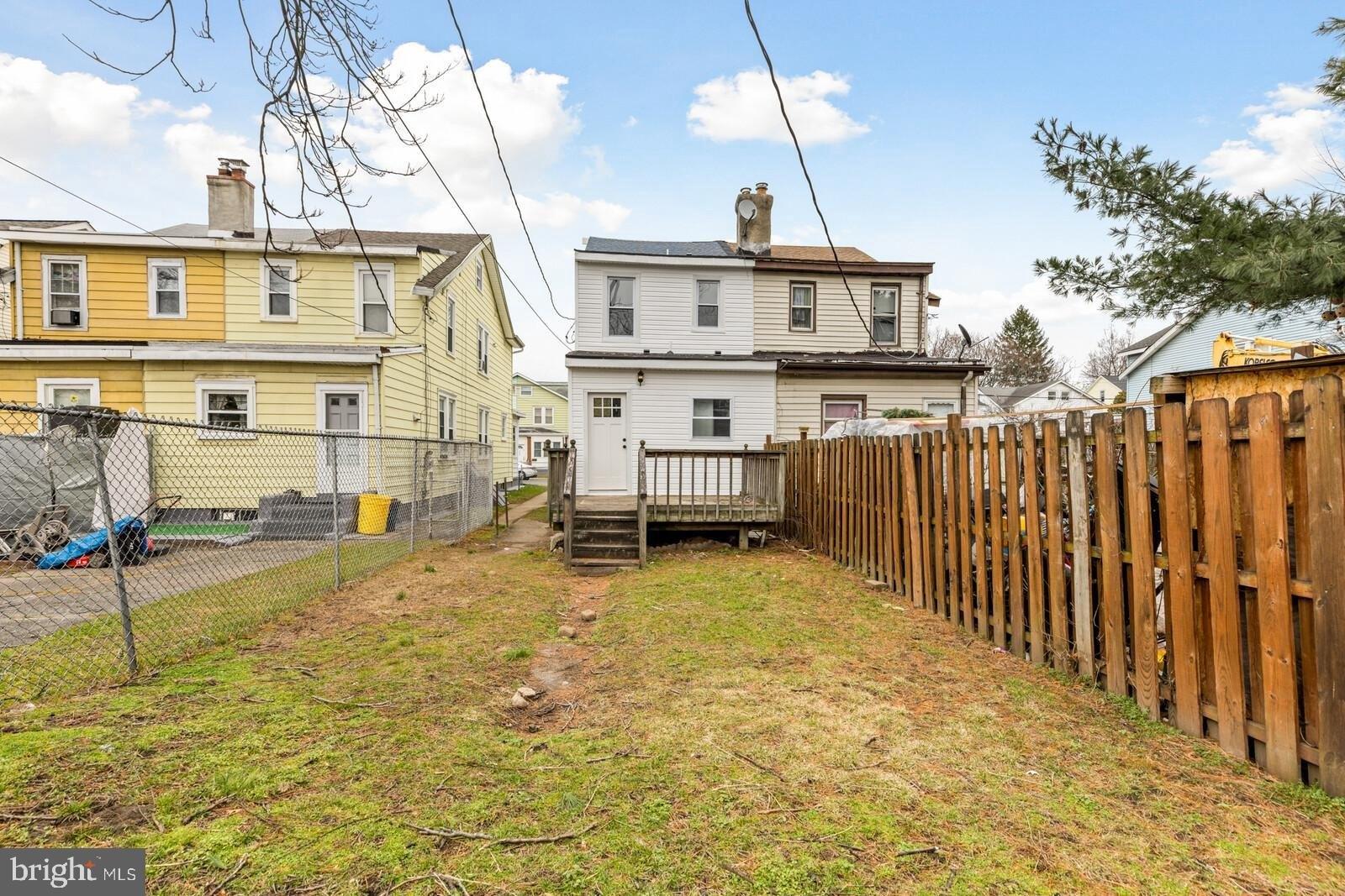 Woodlawn Ave, Trenton, NJ 08609
