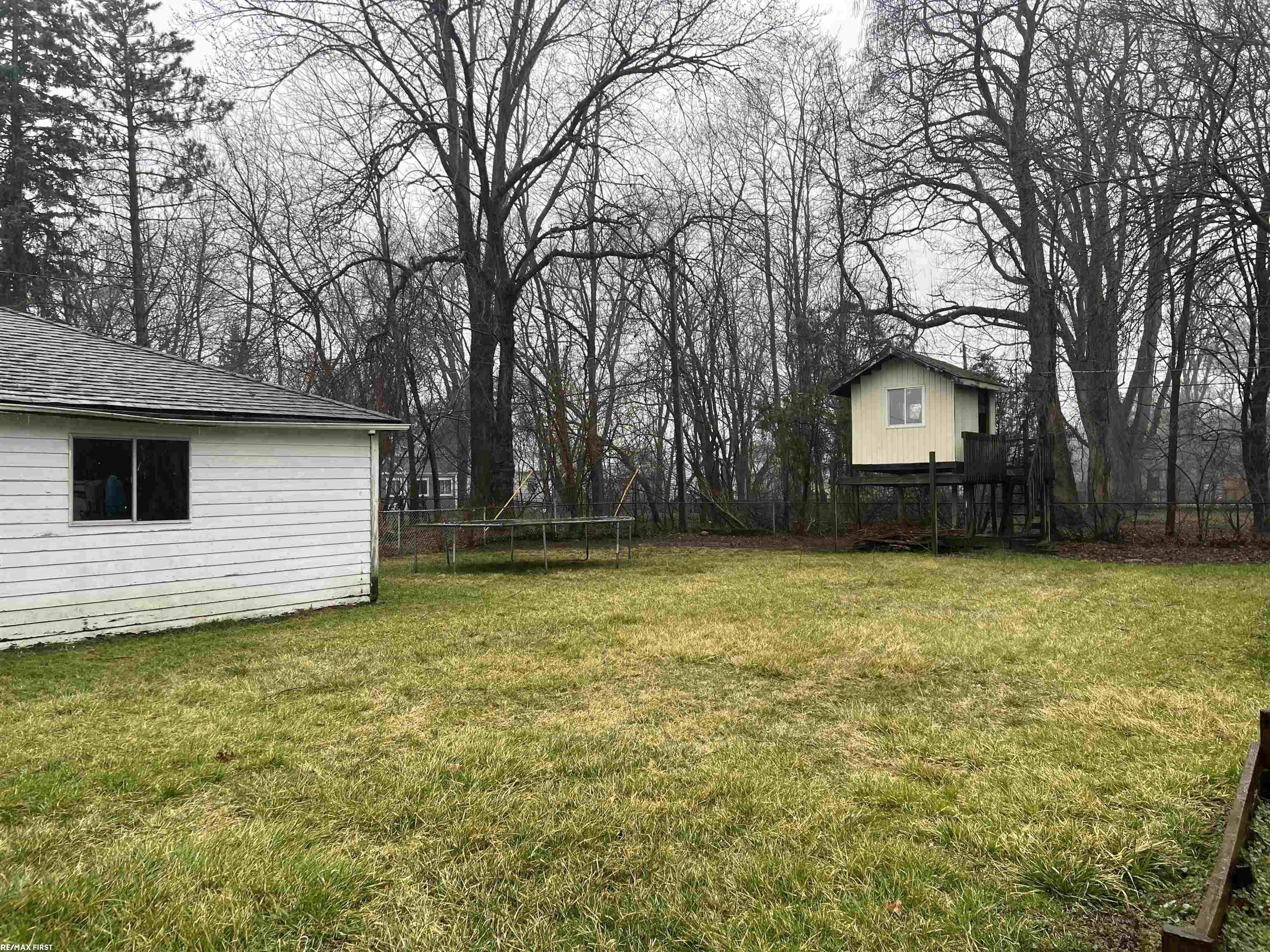 Eureka Dr, Warren, MI 48091