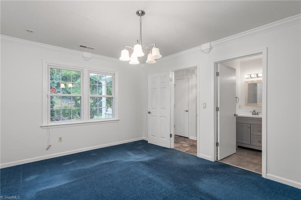 Creekridge Ln, Kernersville, NC 27284