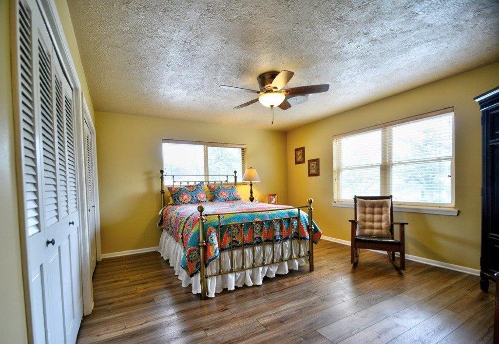 Mockingbird Ln, Kerrville, TX 78028