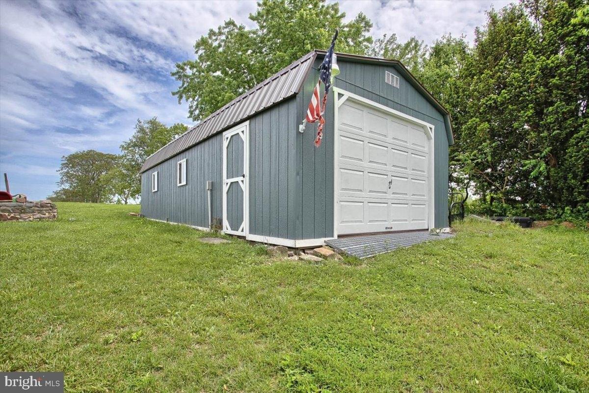 New Chester Rd, New Oxford, PA 17350