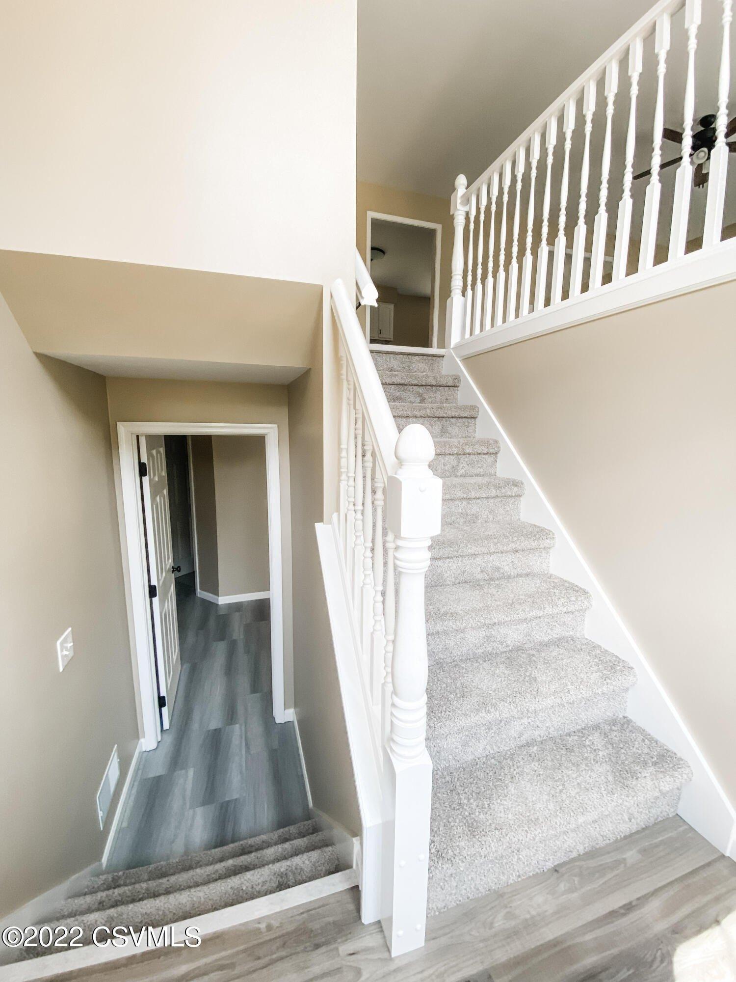Farm House Ln, Selinsgrove, PA 17870