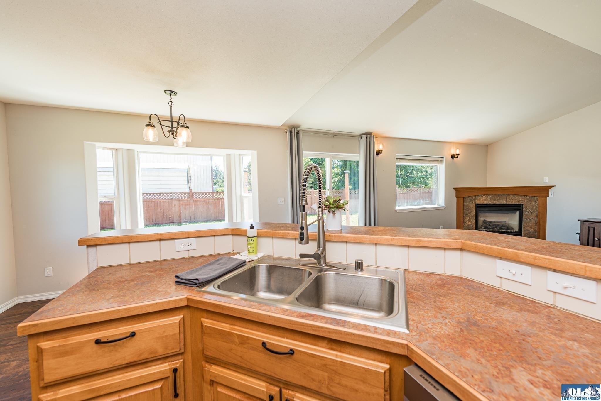 E Cobblestone Ln, Sequim, WA 98382