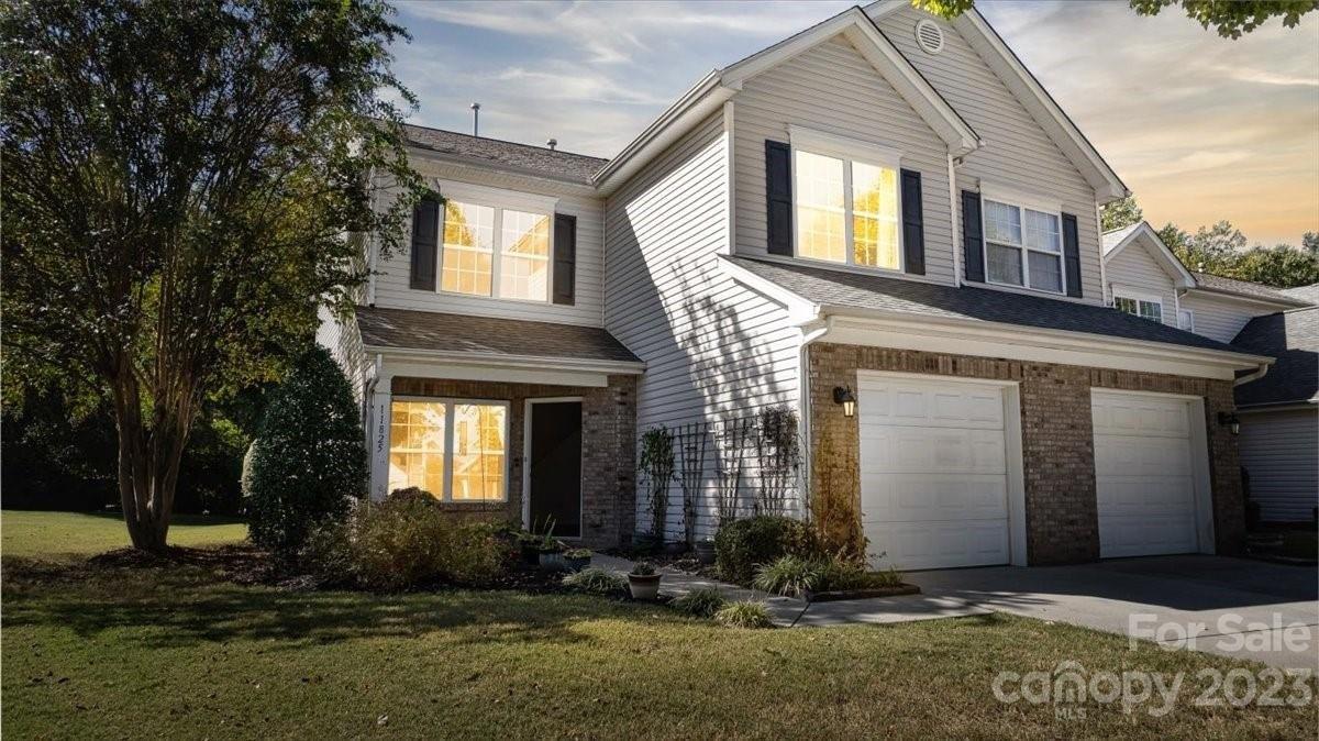 Stratfield Place Cir, Pineville, NC 28134