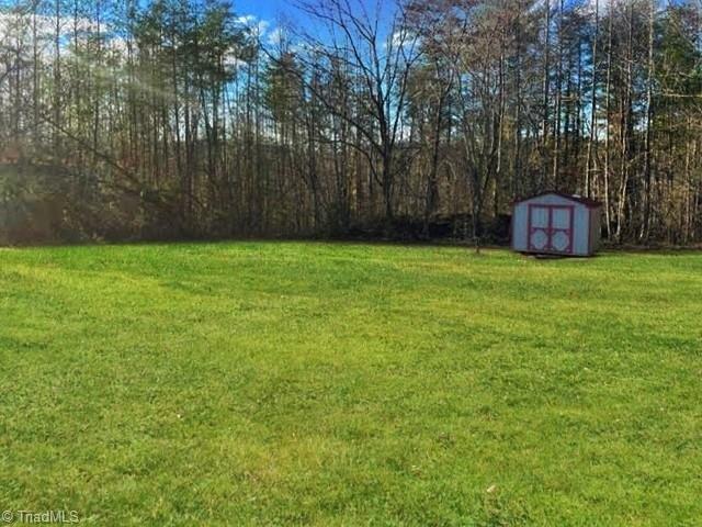 Taylor Farm Rd, Lenoir, NC 28645