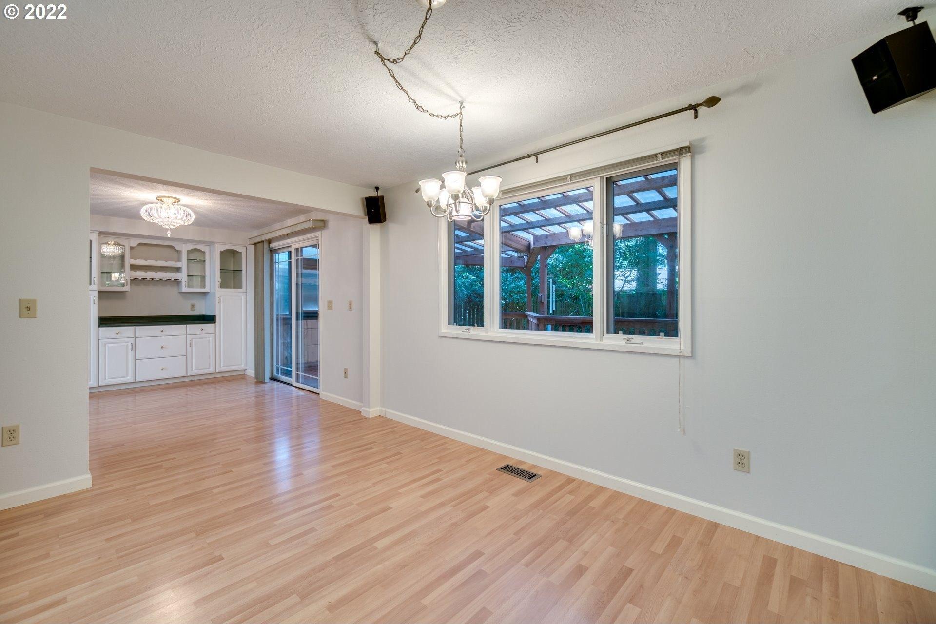 Harvey Way, Lake Oswego, OR 97035