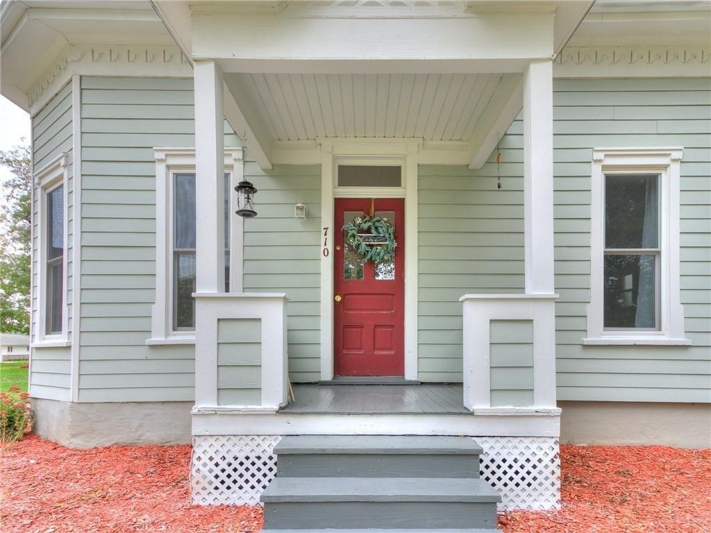 Clay St, Brooklyn, IA 52211