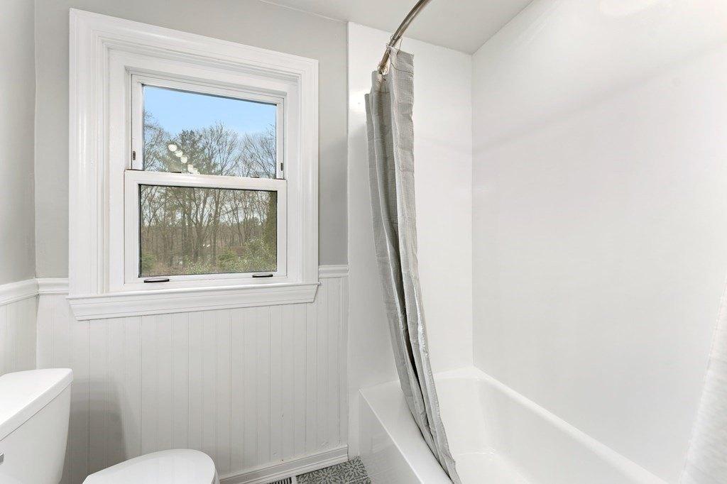 Warren Rd, Upton, MA 01568