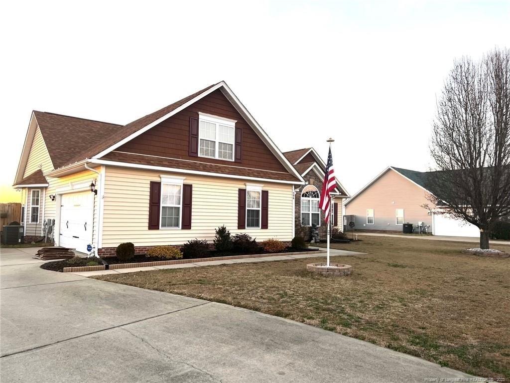 Sunflower St, Raeford, NC 28376