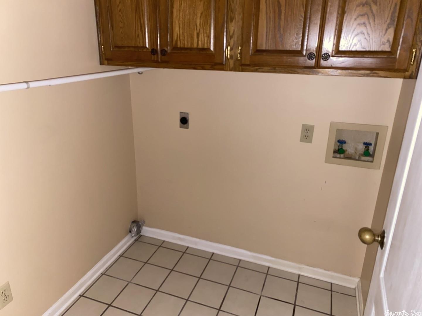 Regal Oaks Cir, White Hall, AR 71602